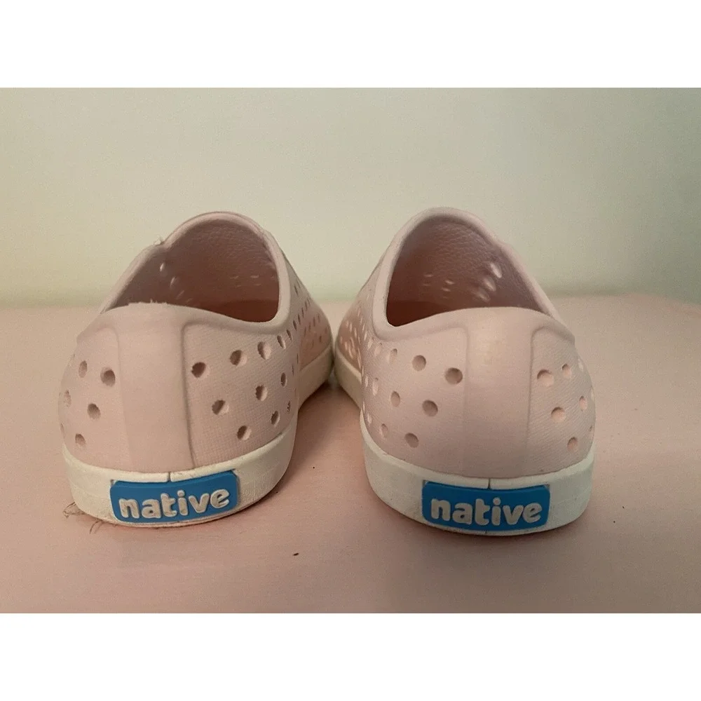 Native Jefferson Slip On Pool Shoes Light Pink 6